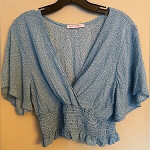 Blue Blush printed blouse size L